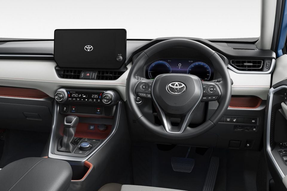 Japanese RAV4’s new displays