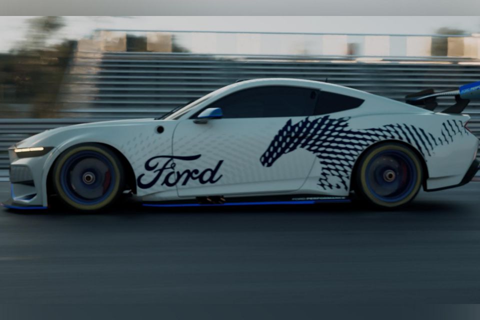 Supercars racer