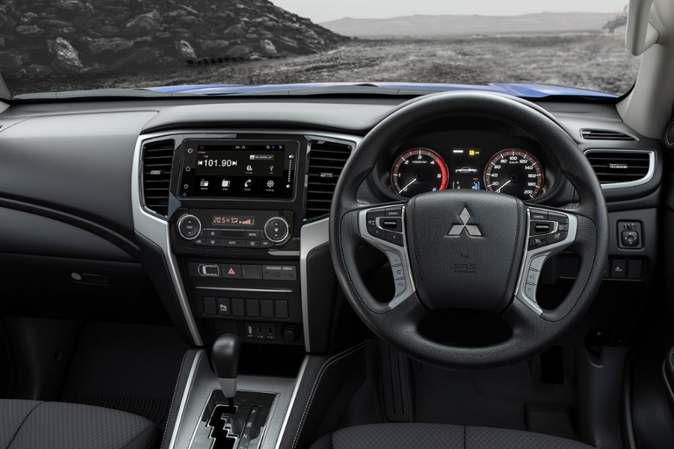Mitsubishi Triton with MiDisplay