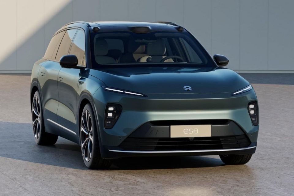 Nio ES8