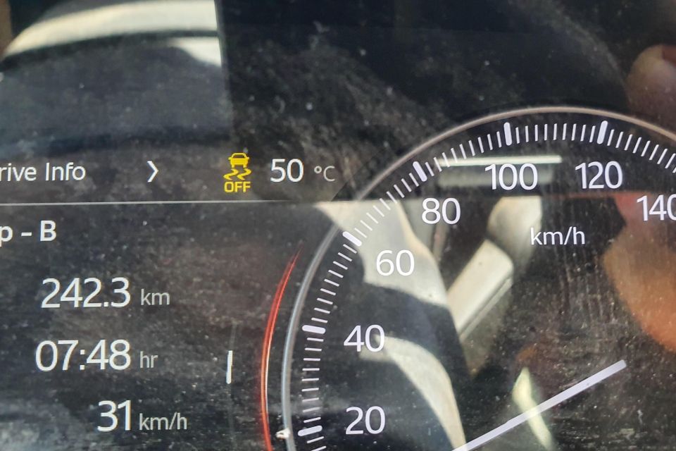 Instrument Cluster showing temperatures of 50 degrees.