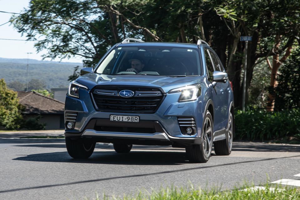 Forester 2.5i-S shown