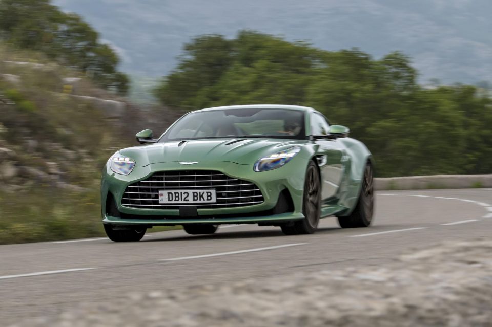 Aston Martin DB12