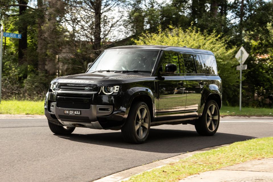 Defender 110 P525 V8 shown