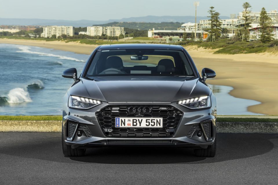 A4 Dynamic Black