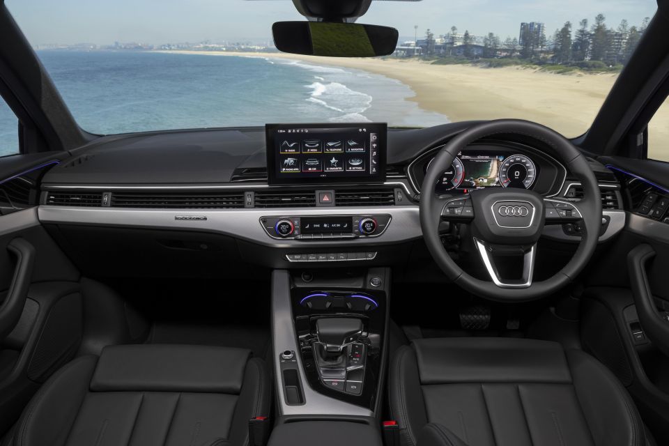 A4 Sedan Dynamic Black