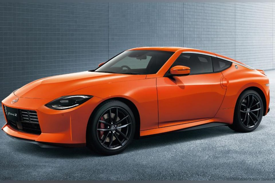 Japanese-spec Z in New Site Orange