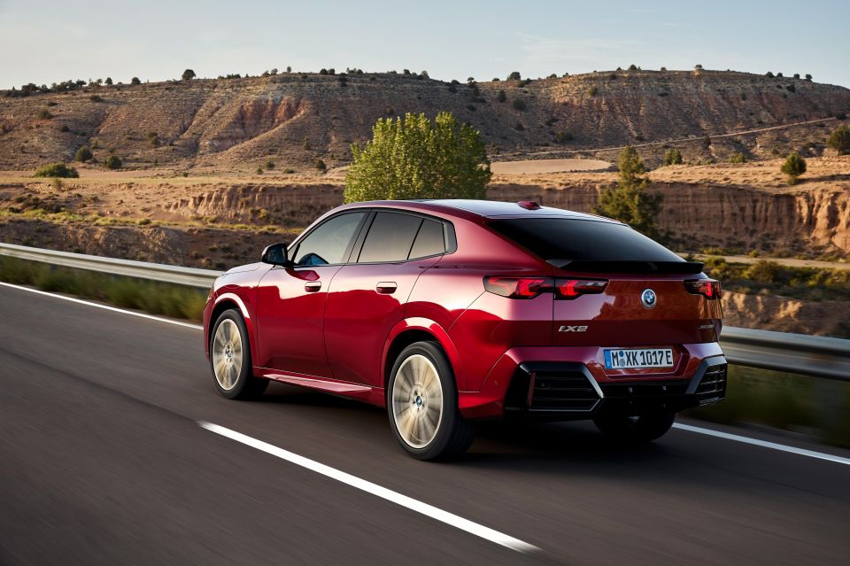 iX2 xDrive30