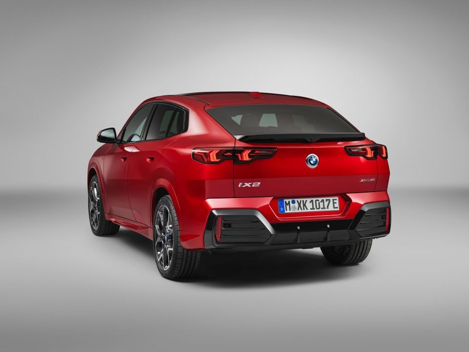 iX2 xDrive30