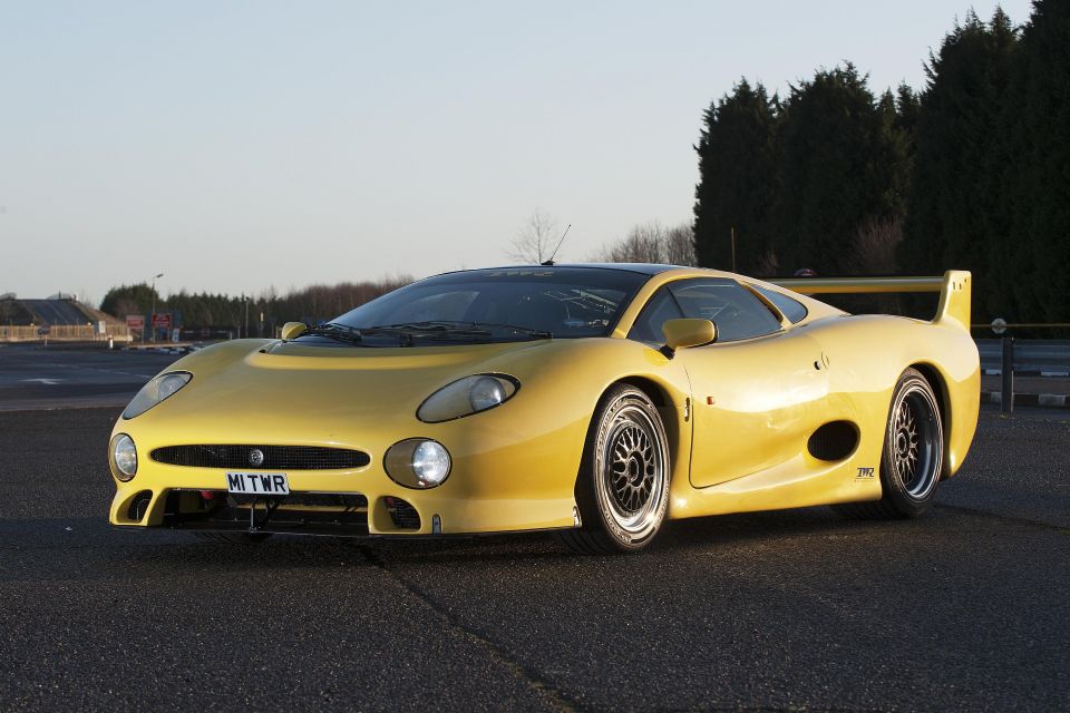 Jaguar XJ220