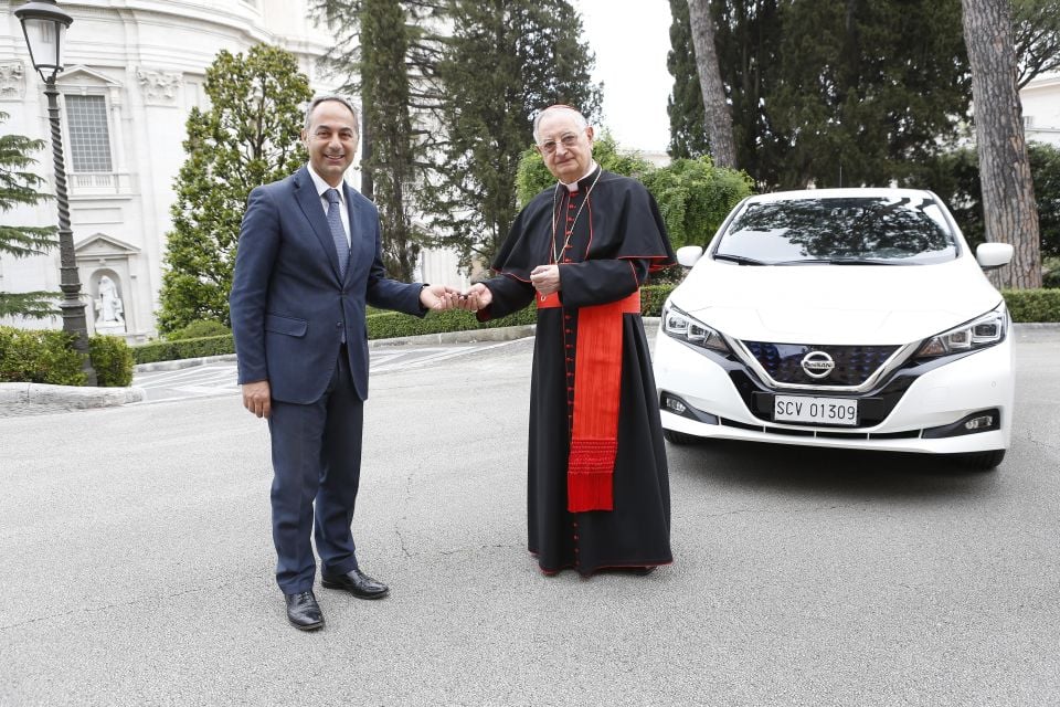 (l-r) Nissan Italy managing director Marco Toro and Cardinal Giuseppe Bertello