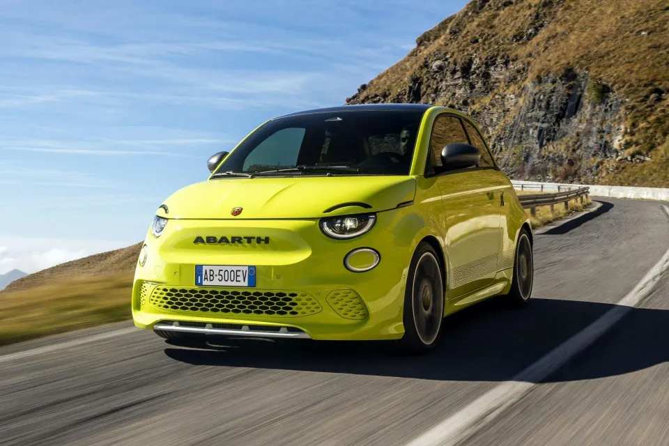 Abarth 500e 2025