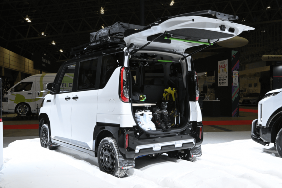Delica Mini Chamonix Snow Gear concept