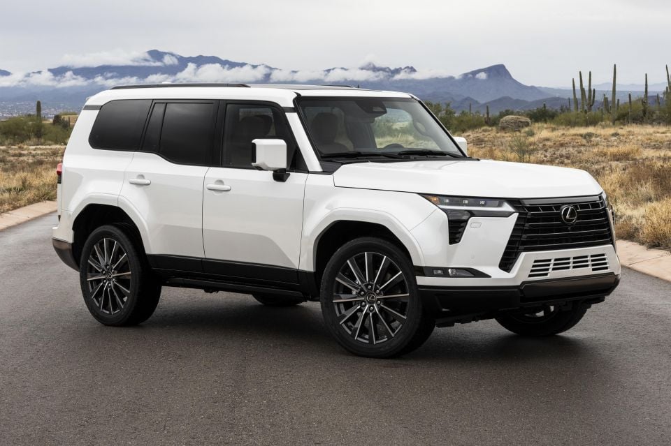 2024 Lexus GX 550 Sports Luxury (overseas model shown)