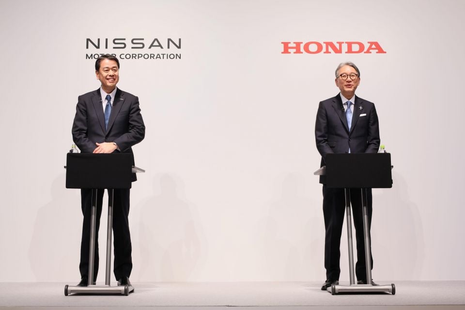 Makoto Uchida (left) and Toshihiro Mibe (right)