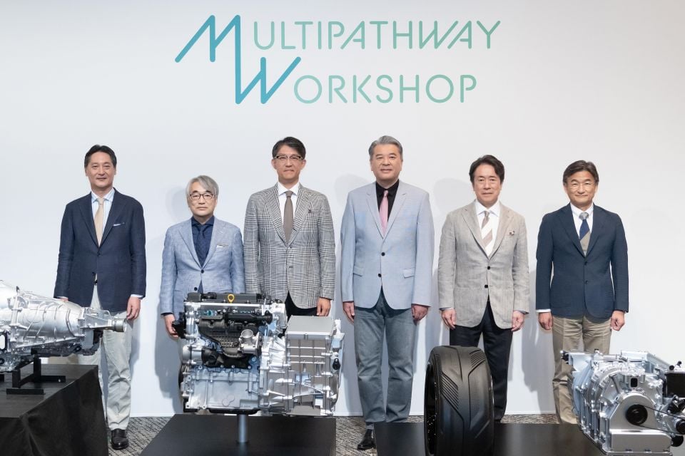 Left to right: Atsushi Osaki, Subaru representative director, president and CEO; Tetsuo Fujinuki, Subaru director, senior managing executive officer and CTO; Koji Sato, Toyota president, member of the board of directors and CEO; Hiroki Nakajima, Toyota executive vice president and CTO; Masahiro Moro, Mazda representative director, president and CEO; Ichiro Hirose, Mazda director, senior managing executive officer and CTO