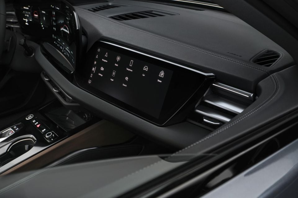 Passenger screen in the new Audi A5