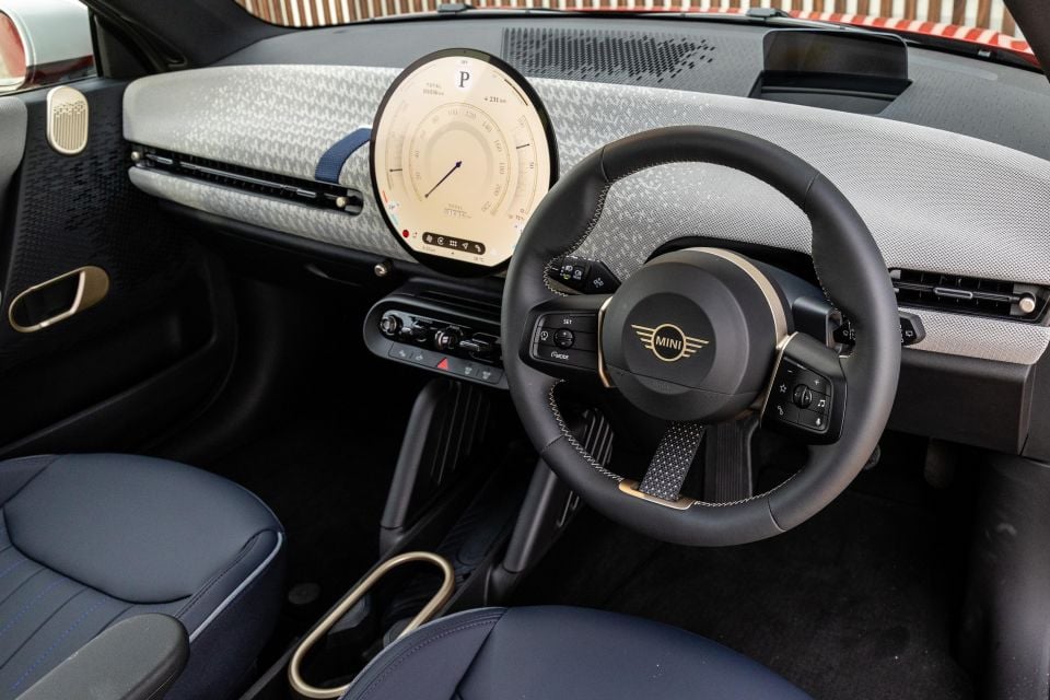 Cooper SE