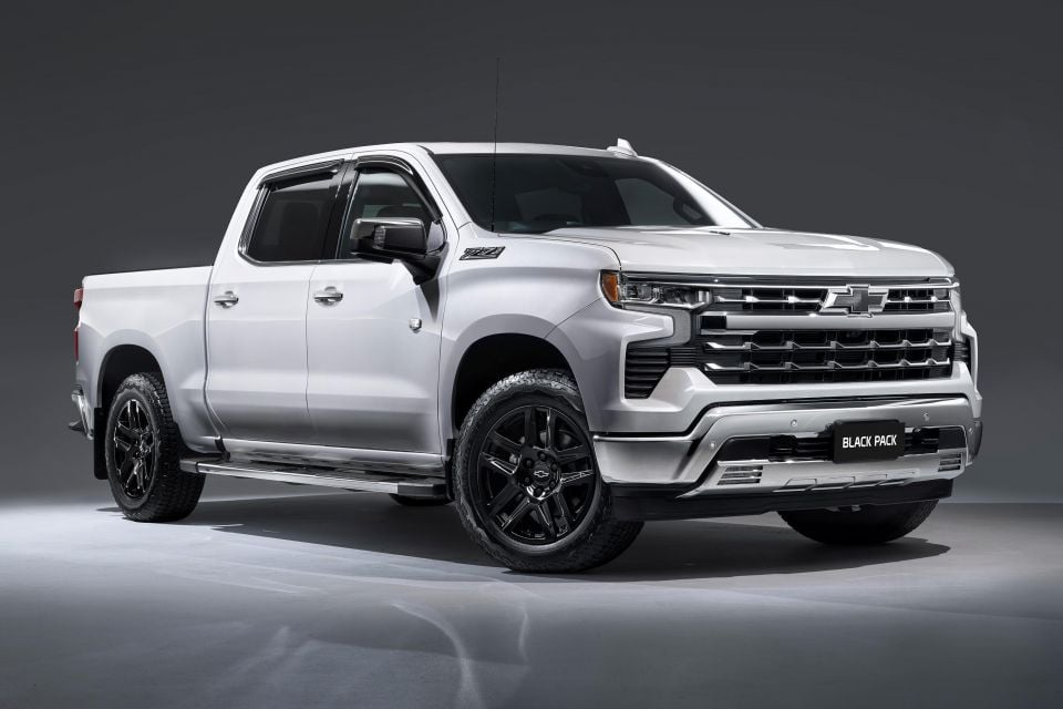 GMSV Silverado 1500 with Black Pack