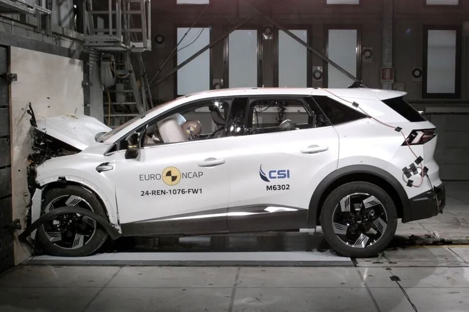 A 2024 Renault Symbioz SUV after a Euro NCAP frontal wall crash test, showing significant front-end damage on the driver's side