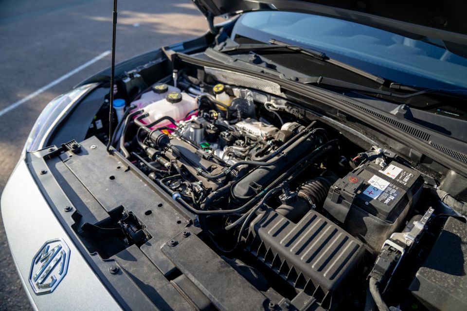 2025 MG ZS Essence Turbo