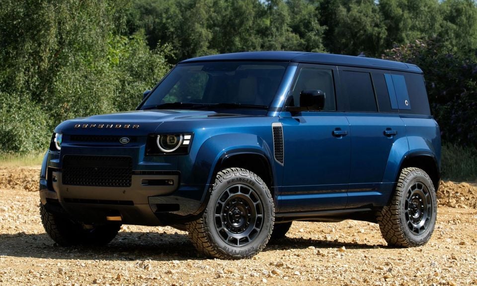 Land Rover Defender 2025