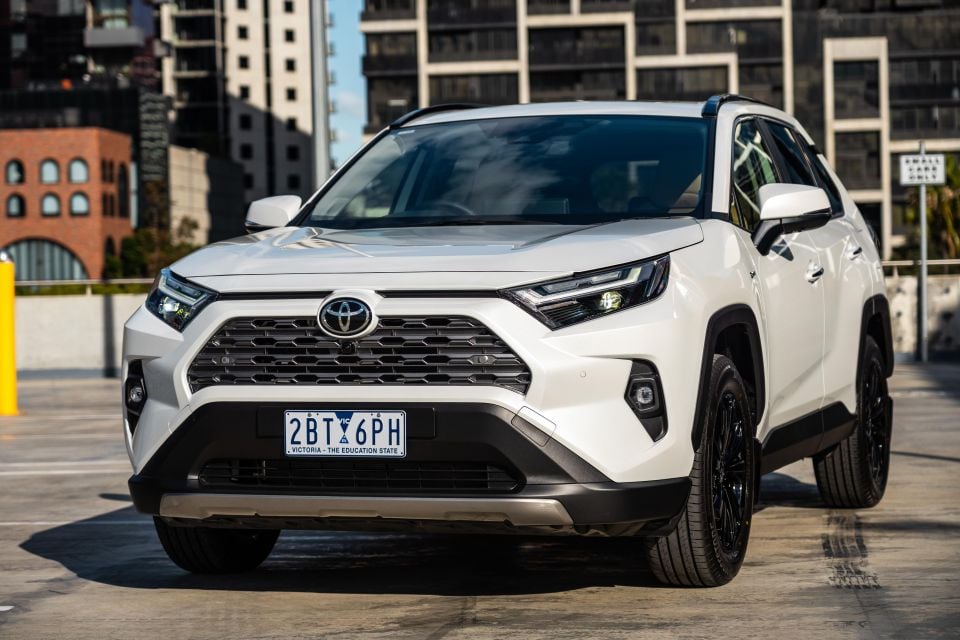 2025 10 250902toyota Rav4 Cruiser 2wdstill 4