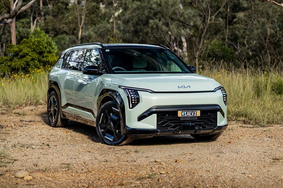 2026-Kia-EV3-GTLine-10