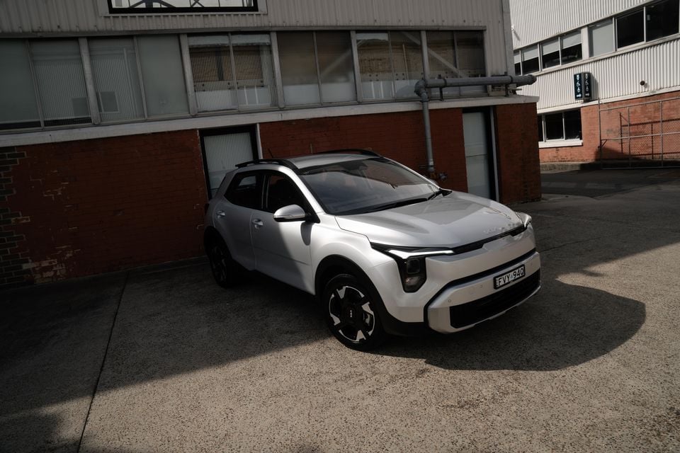 2026 Kia Stonic S_KIA - STONIC_SILVER_07