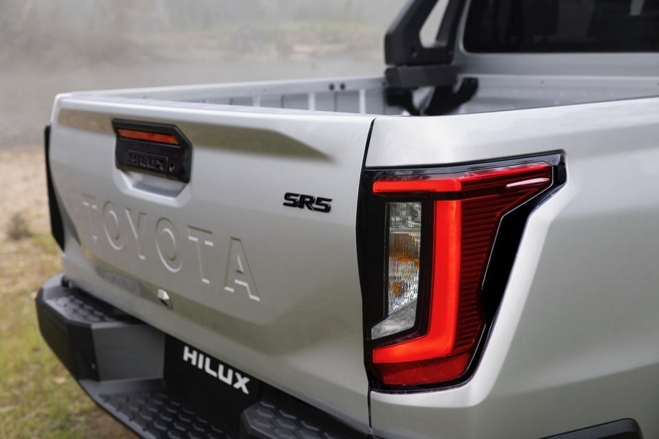 2026 Toyota HiLux SR5