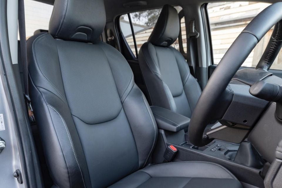 2026 Toyota HiLux SR5