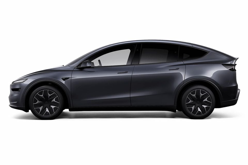 2025 12 Tesla Model Y Lwb 1