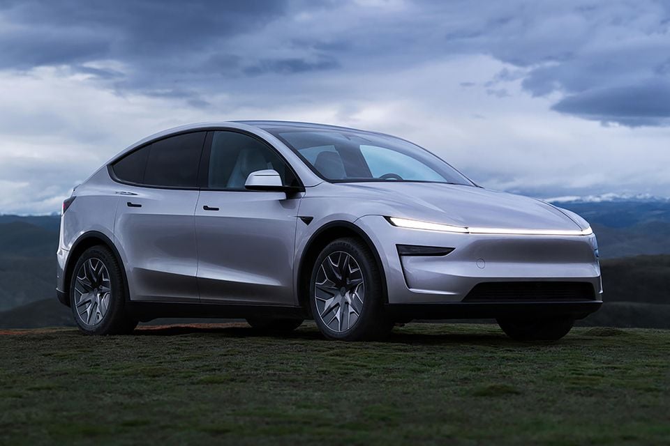 tesla-model-y-lwb-2