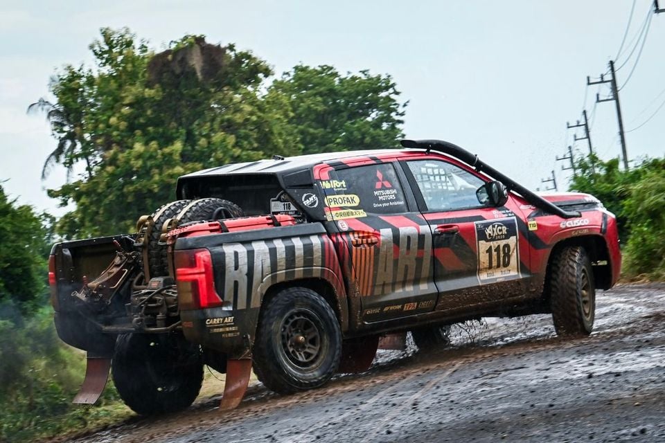2025 Mitsubishi Triton AXCR rally car