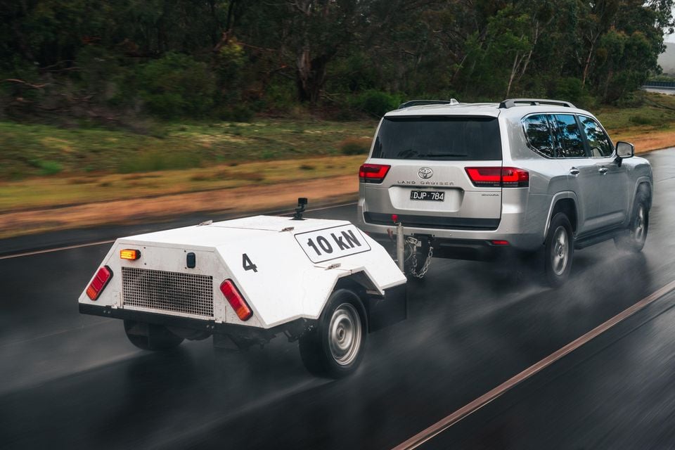 toyota-landcruiser-300-series-towing-megatest-2
