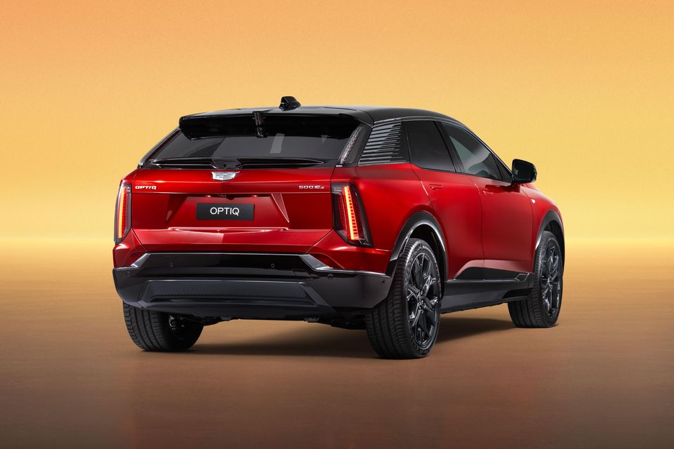 Overseas models shown.