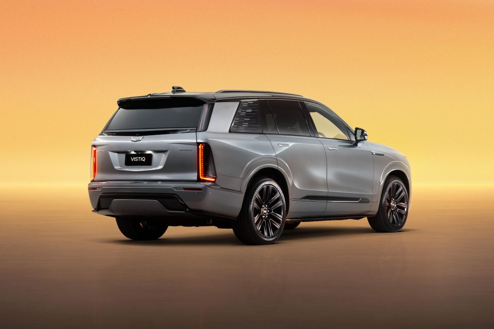 Overseas models shown.