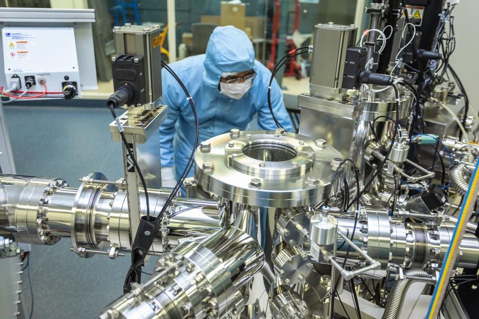 CSIRO’s clean lab for engineering prototype quantum batteries. Image credit: CSIRO