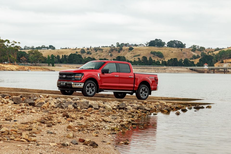 Ford F-150_XLTSWB_HeroStatic_Front34-143
