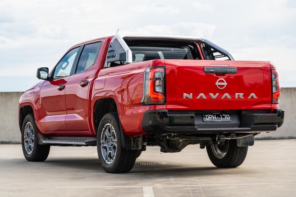 Nissan Navara ST-X Stills-30