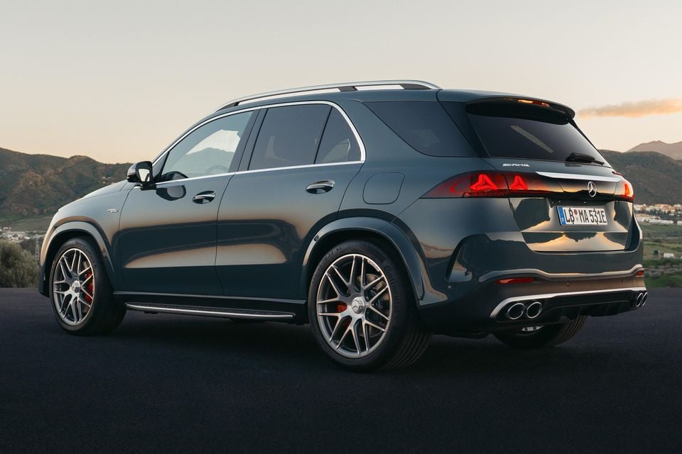 Elektrifizierte Performance trifft auf Effizienz: Die neuen Mercedes-AMG GLE 53 4MATIC+ und GLE 53 HYBRID 4MATIC+ ModelleElectrified performance meets efficiency: The new Mercedes-AMG GLE 53 4MATIC+ and GLE 53 HYBRID 4MATIC+ models