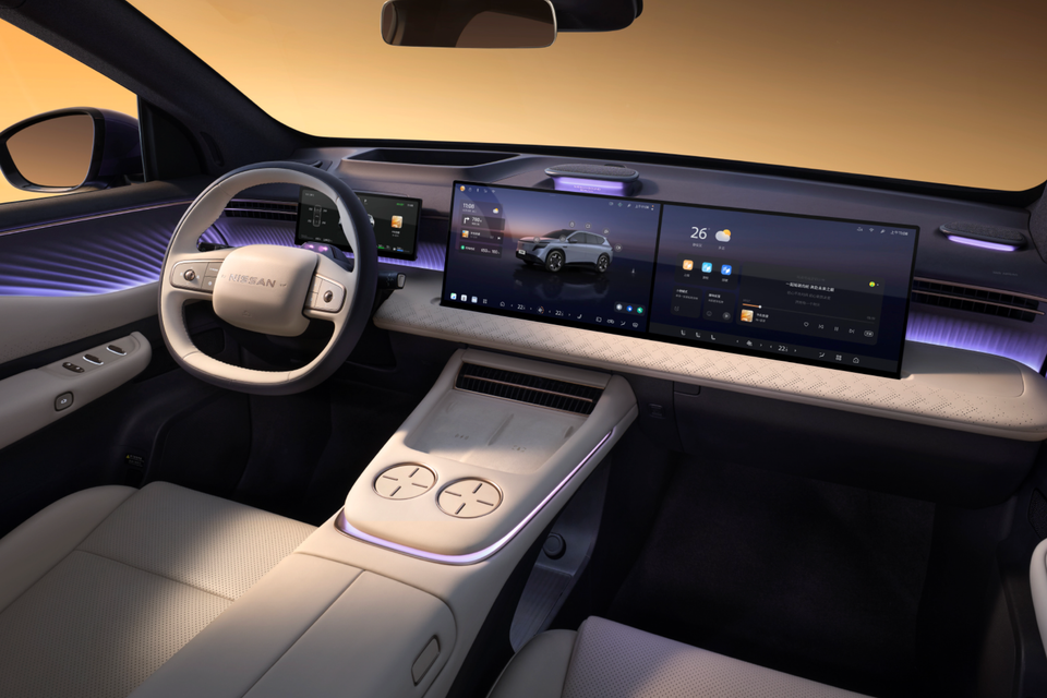 nissan-nx8-interior