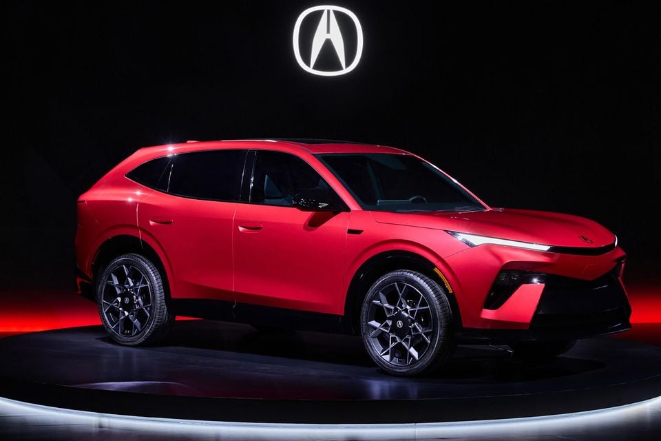 2026-acura-hybrid-suv-prototype-1