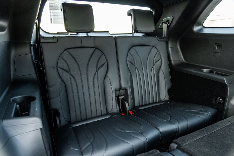 Third-row leather seats with headrests and seatbelts inside the 2026 Chery Tiggo 9 Super Hybrid Elite FWD
