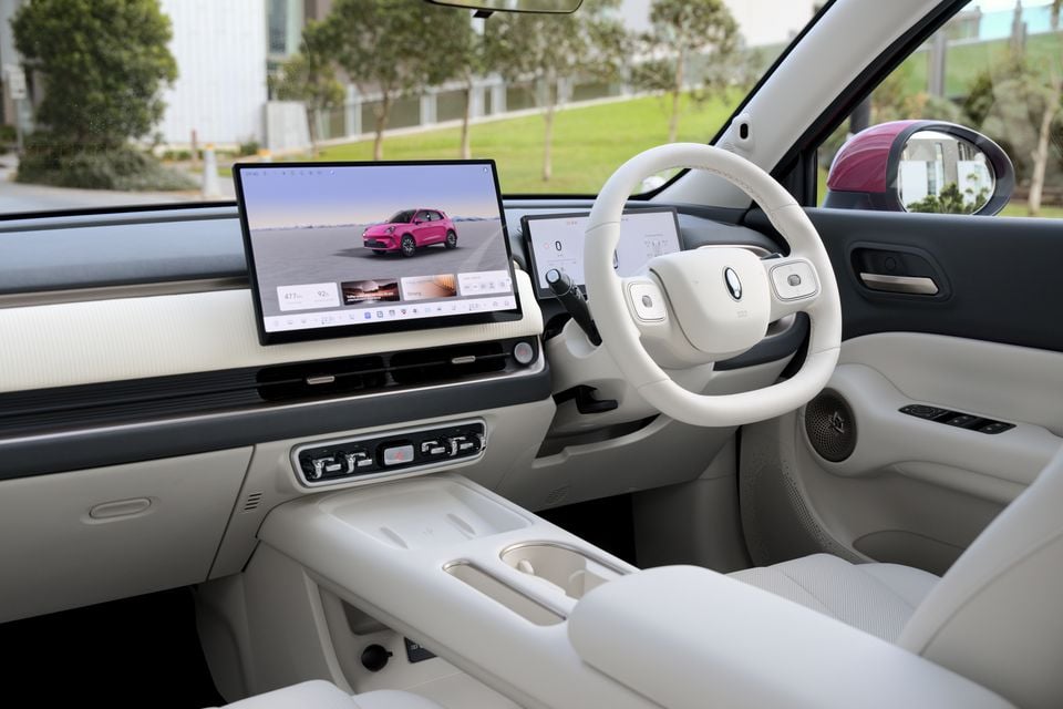 Ora 5 SUV Ultra – Cream upholstery
