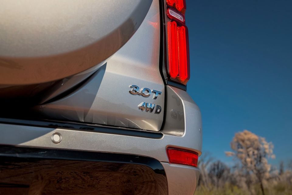 Close-up of the rear taillight and "3.0T 4WD" badge on a silver 2026 GWM Tank 500 SUV