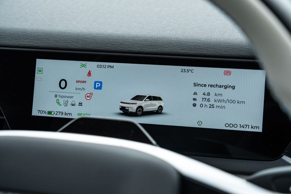 Digital instrument cluster display in a Jaecoo J5 EV showing speed, battery level at 70% with 279km range, Sport mode, and trip statistics since recharging