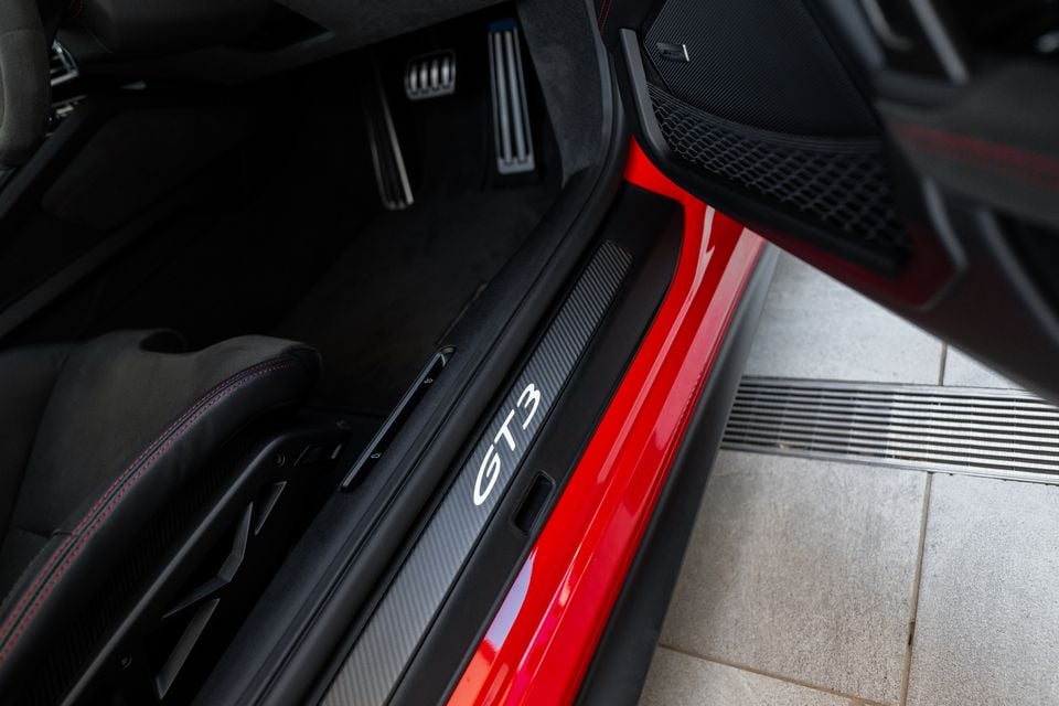 911 GT3 with Weissach Package