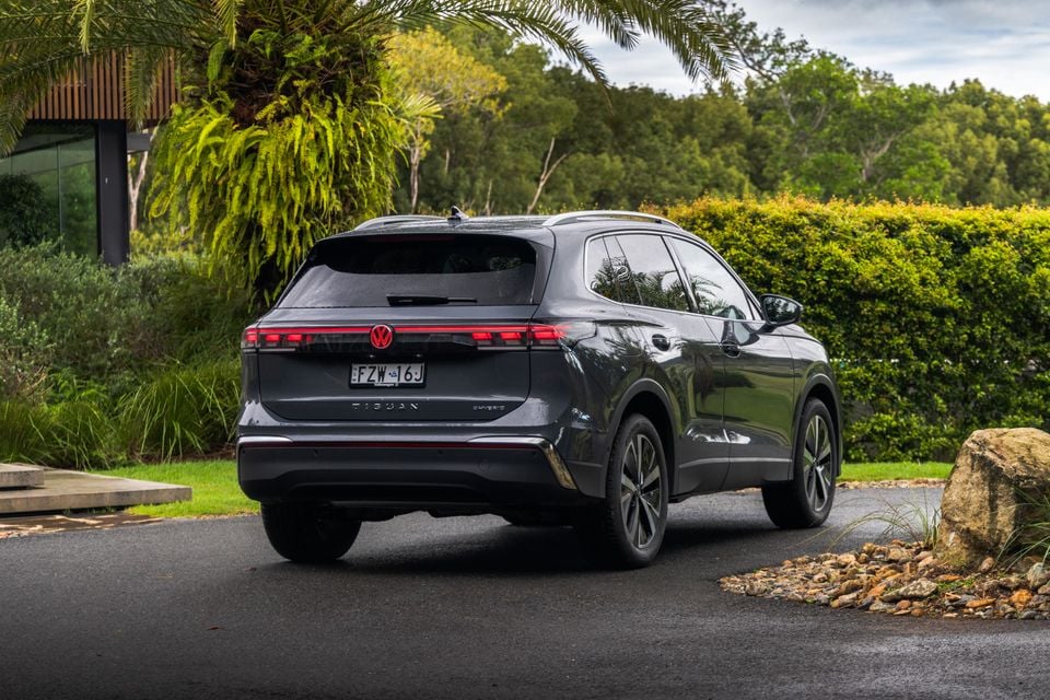 150TSI eHybrid Elegance pictured throughout