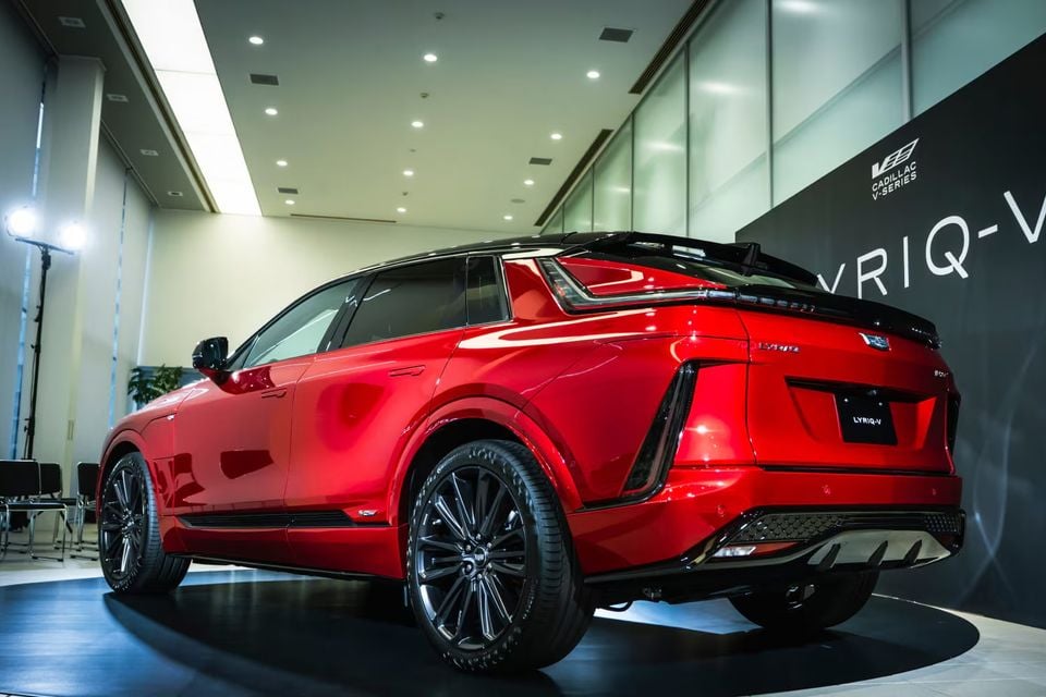 Lyriq-V – Japanese-market model